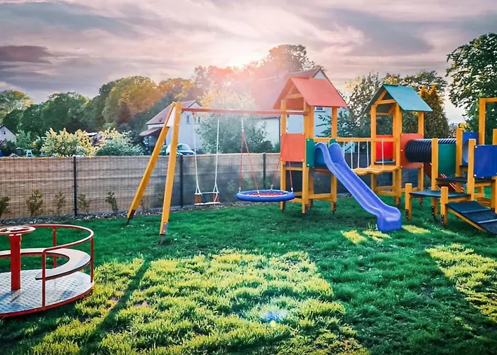 2 Bedroom Lovely In Semesterbostad Nowecin